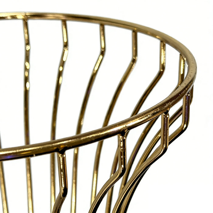 close up of the 2pcs/set Metal Wire Floral Stand Centerpiece Gold top opening